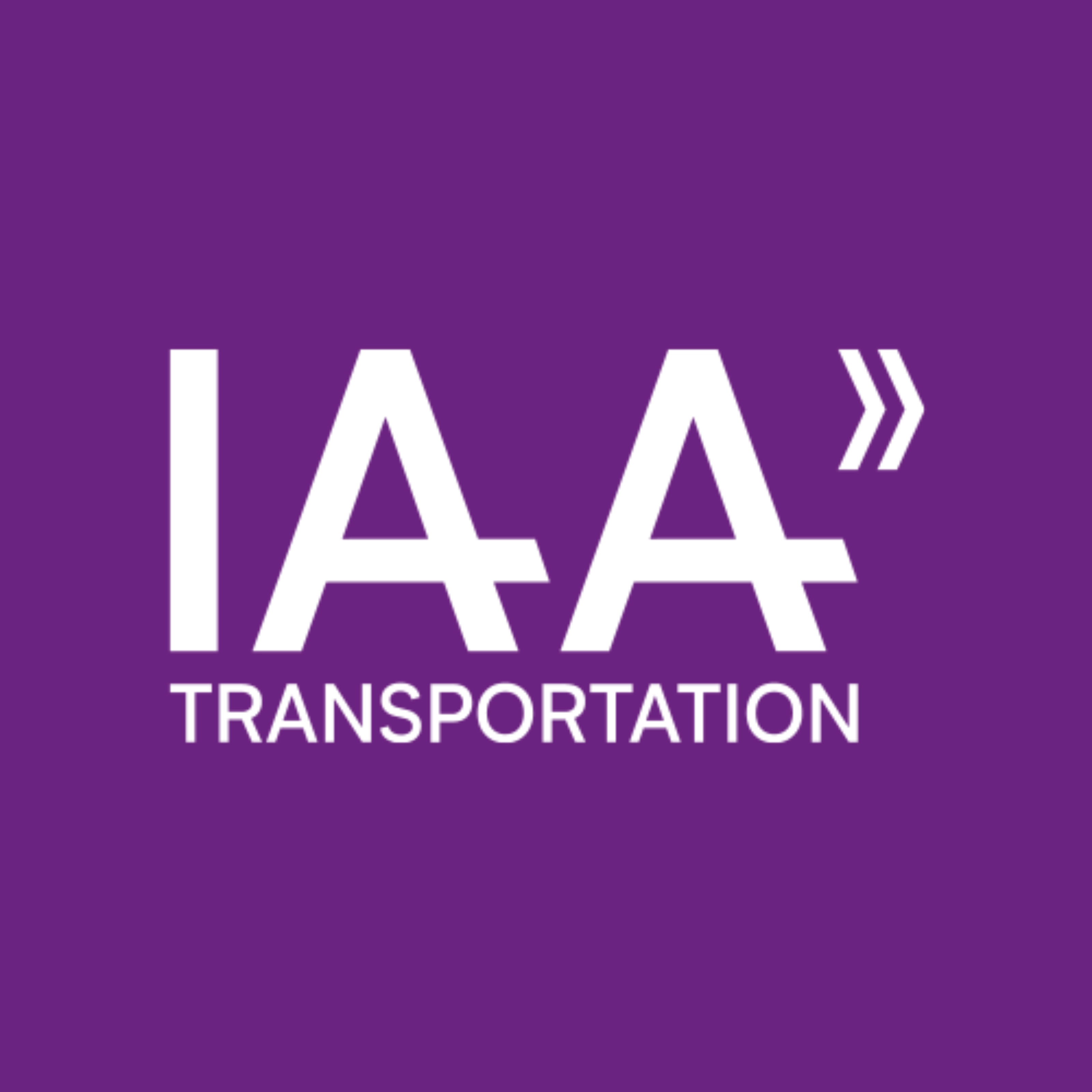 IAA Transportation Logo in Weiß auf lila Hintergrund.